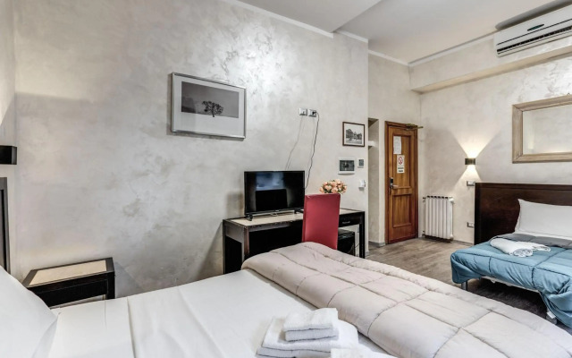 Hotel Family House