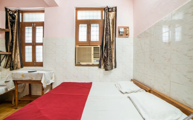 Sree Radha Lodge by OYO Rooms