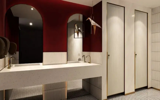 voco Chongqing Chaotianmen by IHG