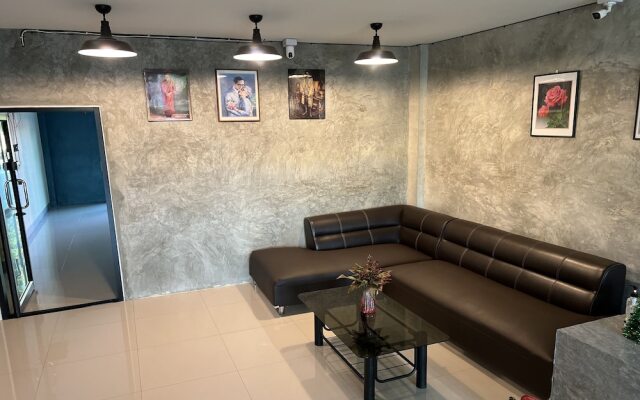 V Tharm Hotel