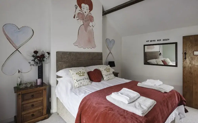 Violets Wonderland Cottage