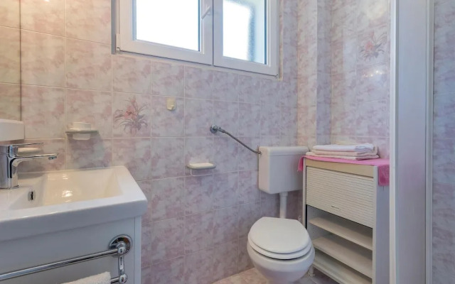 Stunning Home in Pula With Wifi and 2 Bedrooms