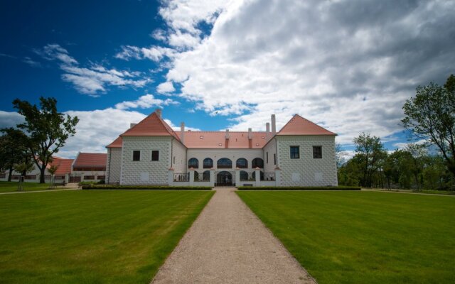 Hotel Zámek Valeč