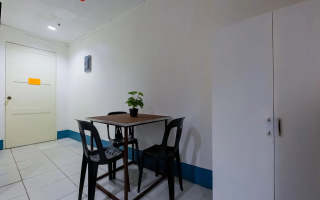 OYO 809 Crowne One Condo