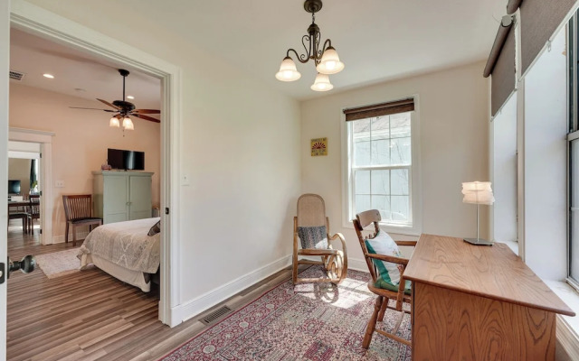 Springfield Home < 1/2 Mi to Commercial Street!