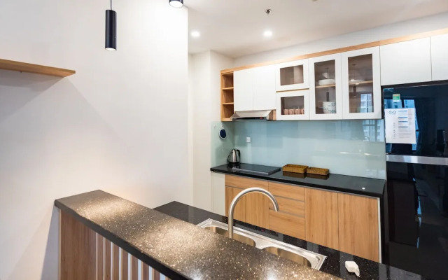 Infinity Edge Pool Rivergate