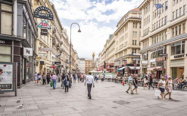 Senator Suite Stephansplatz by Welcome2Vienna