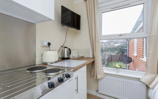 Blackberry - Stylish Self-contained Flats in Soton City Centre