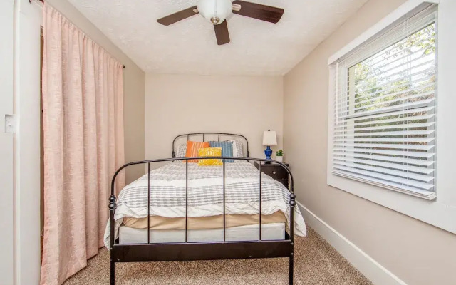 The Broadfoot Bungalow