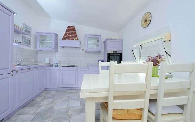 Lovely Villa in Vir With Swimming Pool