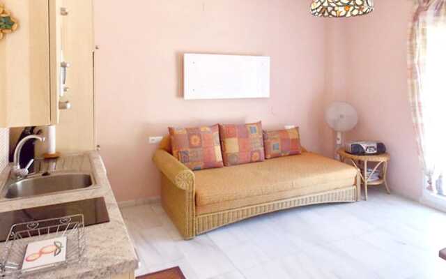 House With one Bedroom in Huelva, Nuevo Portil, With Shared Pool, Enclosed Garden and Wifi Near the Beach