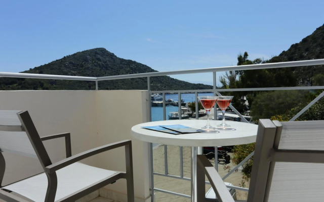 Aktaion Hotel