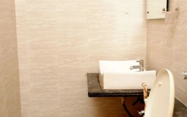 OYO 3737 Hotel City Palace