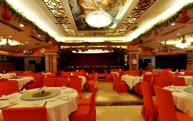 Vienna Hotel Shenzhen Pinghu Center Metro Station