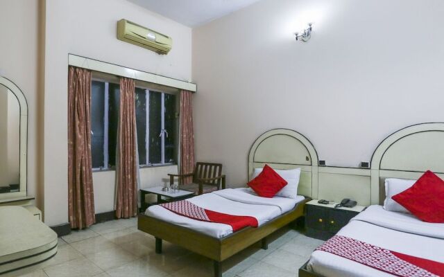 OYO 27783 Hotel Rajmahal Inn