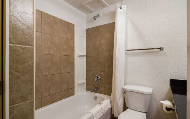 Motel 6 Kerrobert, SK