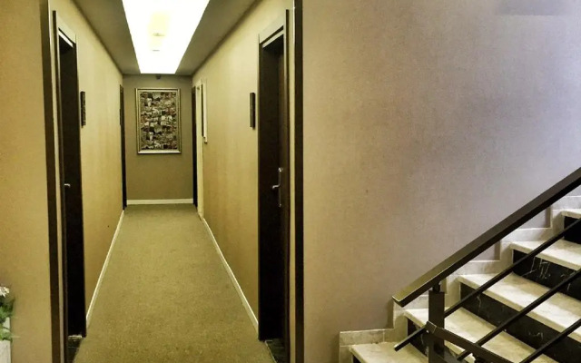 Royal Life Exclusive