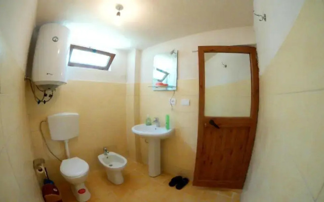 Guesthouse "Gjin Thana"