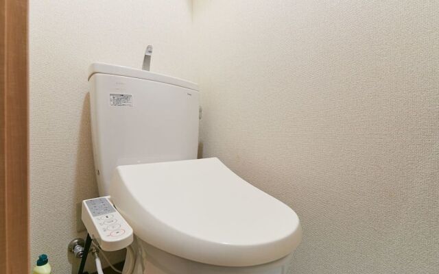 Nishishinjuku Hana Apartment