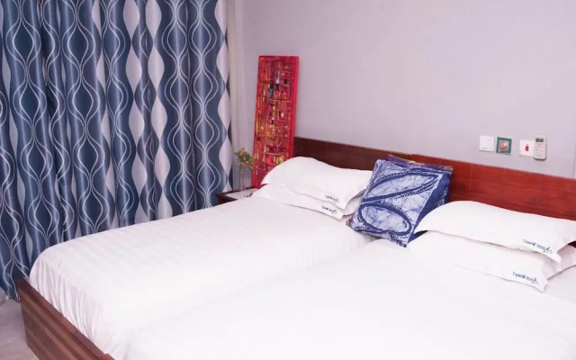 Triple Hill Hotel