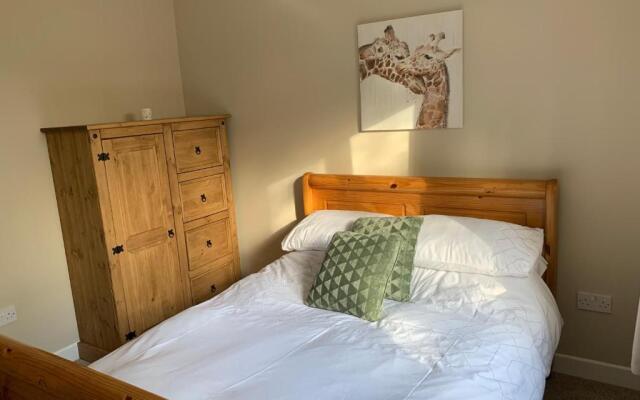 Secluded hilltop hideaway!