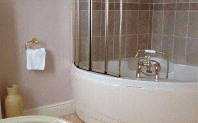 Cadwgan House Hotel