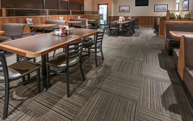 Super 8 Edmonton West