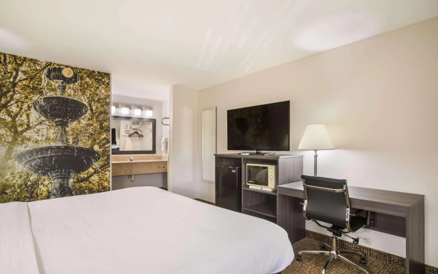 Clarion Pointe Forsyth I-75