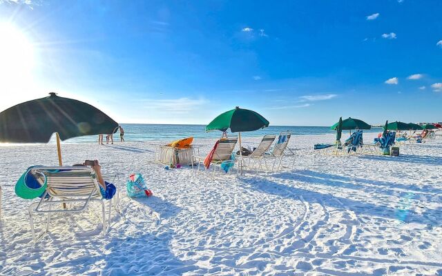 Beach Walk Unit B by Vtrips