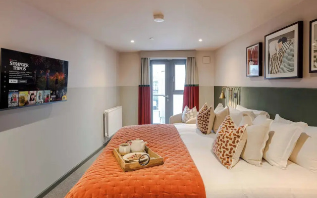 Waterside Living I Luxe Apartments