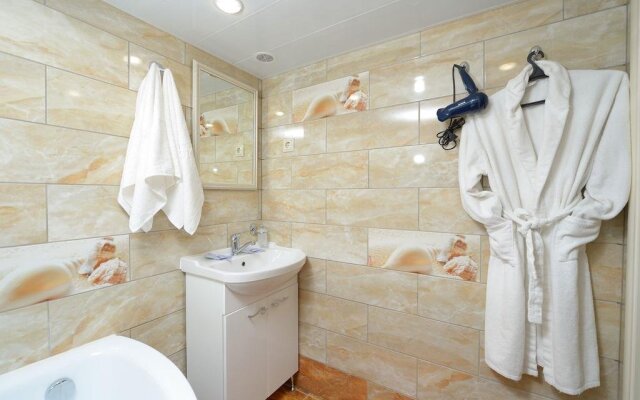 LeoHotels Oblaka