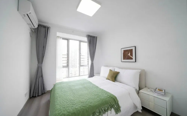 Tyms 3BR 2BA Apt near Xujiahui Metro