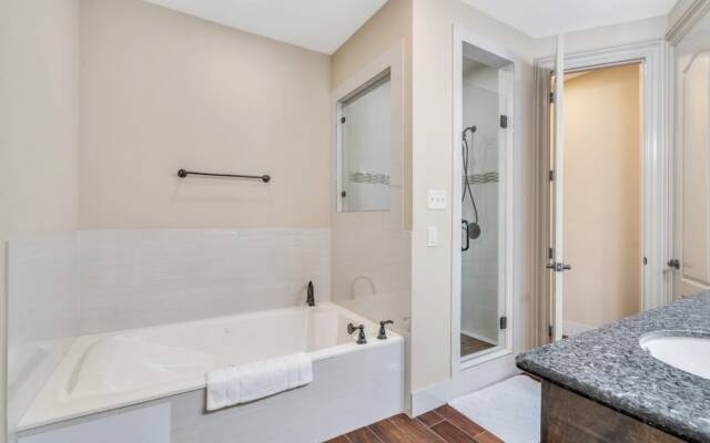 Spacious Sazerac Sanctuary