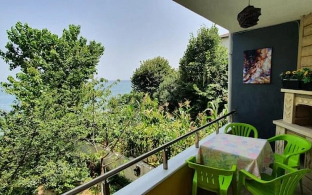 Seaside House With Splendid View in Tekirdag