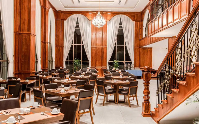 Sea Breeze Hotel & Villa