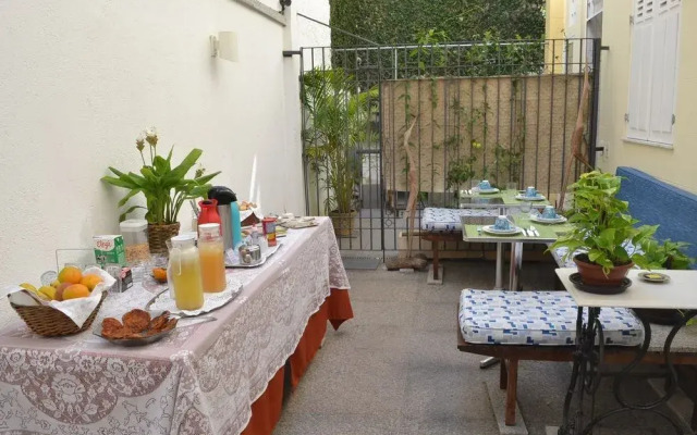 Casa Amarela Guest House - ZONA SUL