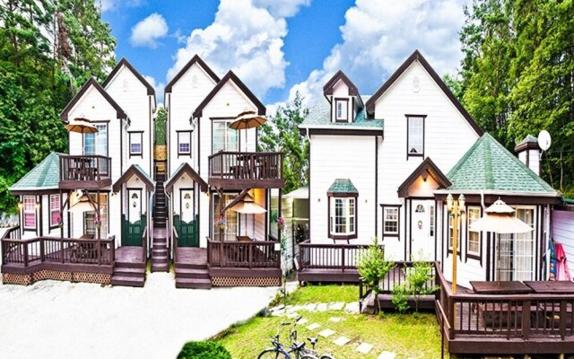 Gangneung Gyeongpo Awoolim Pension