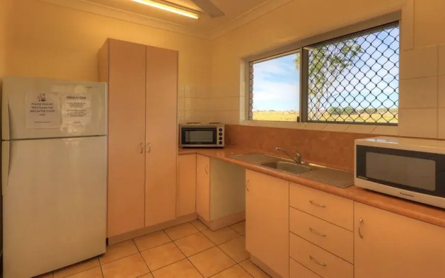 Heritage Lodge Motel