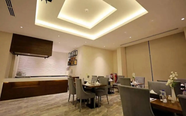 Lian Park Hotel