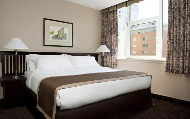 Ramada Limited Vancouver Downtown
