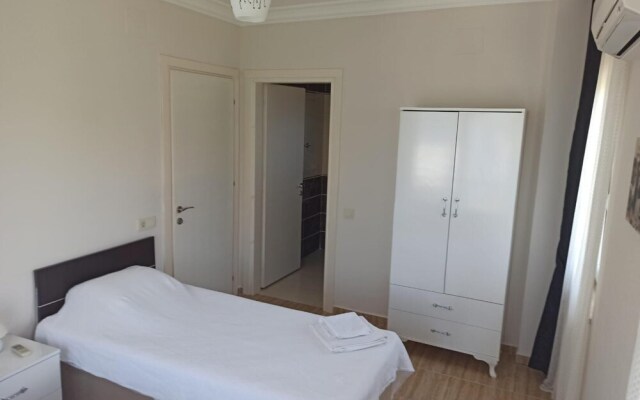 Remarkable 4-bed Villa Tasgin 2 Pools