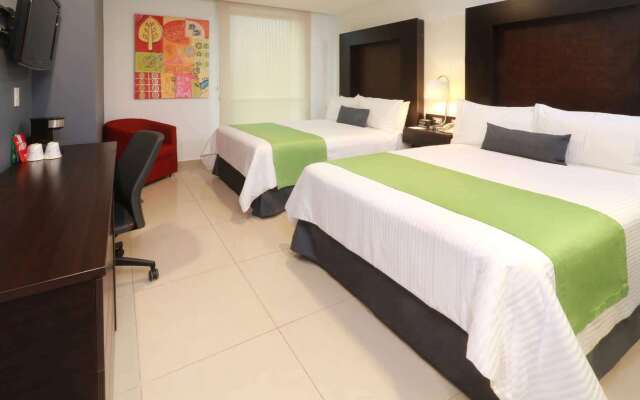 Wyndham Garden Guadalajara Acueducto