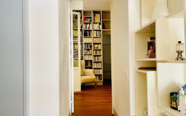 Nice furnished apartment with inner courtyard near the city center