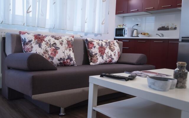 Axis Apartments