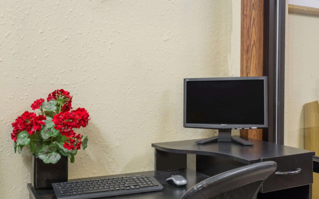 Super 8 by Wyndham Chadron NE