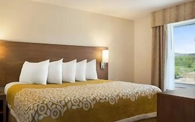 Days Inn and Suites Caldwell