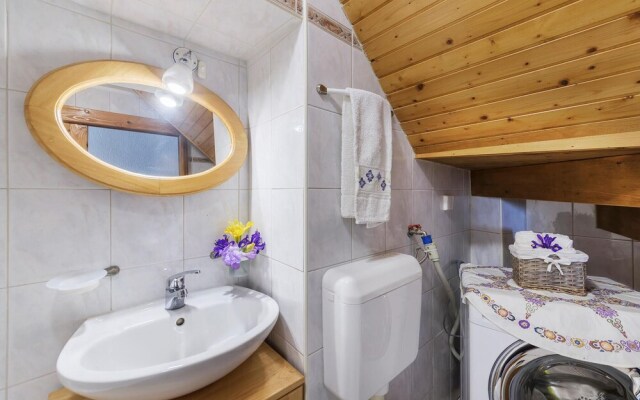 Amazing Home in Pula With 4 Bedrooms and Wifi