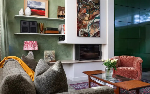 St Luke's Mews III by Onefinestay