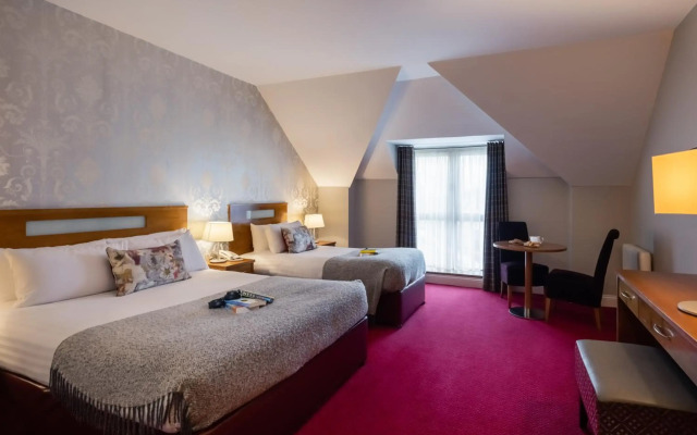 Raheen Woods Hotel