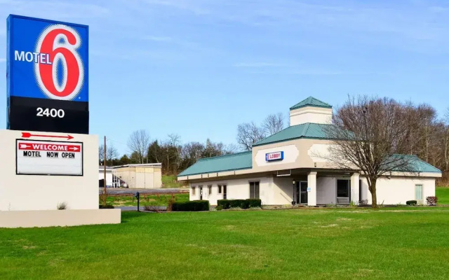 Super 8 Pulaski